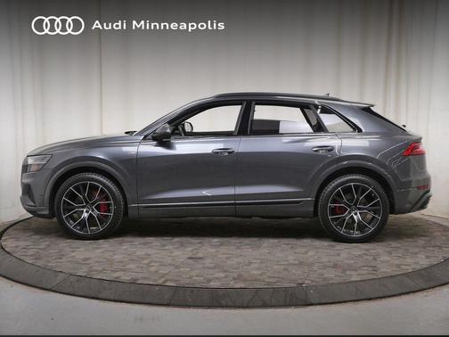 Daytona Gray Pearl Effect 2023 Audi Q8 55 Prestige