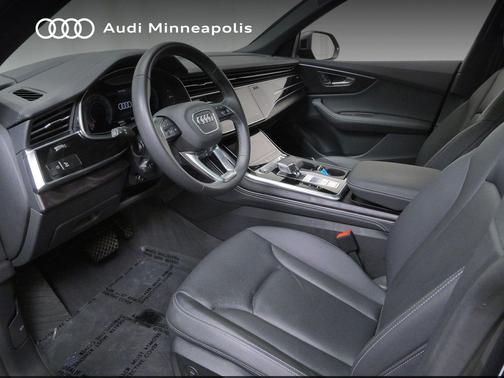Daytona Gray Pearl Effect 2023 Audi Q8 55 Prestige