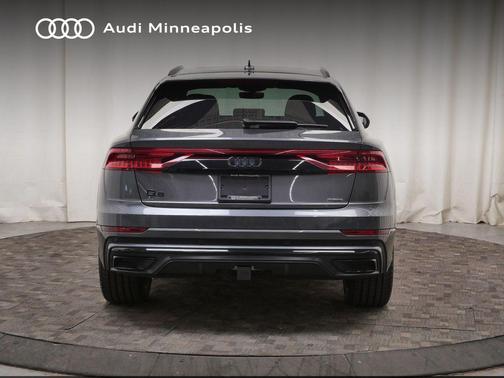Daytona Gray Pearl Effect 2023 Audi Q8 55 Prestige