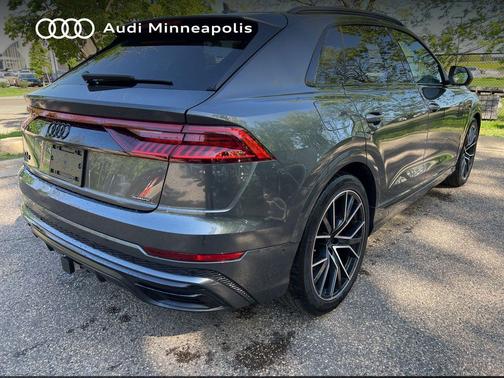 Daytona Gray Pearl Effect 2023 Audi Q8 55 Prestige
