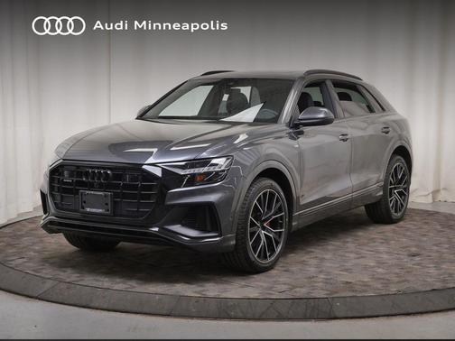 Daytona Gray Pearl Effect 2023 Audi Q8 55 Prestige