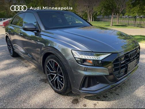 Daytona Gray Pearl Effect 2023 Audi Q8 55 Prestige