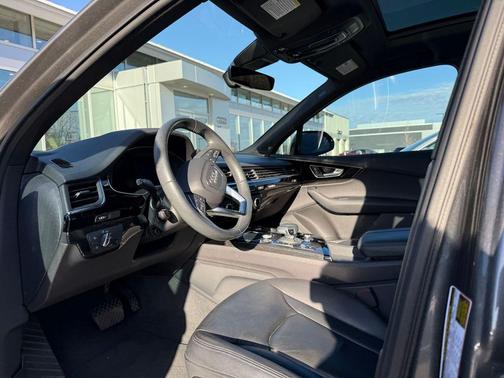 2019 Audi Q7 55 Premium Plus
