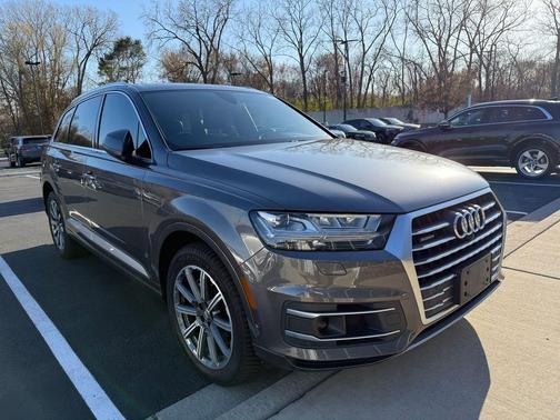 2019 Audi Q7 55 Premium Plus