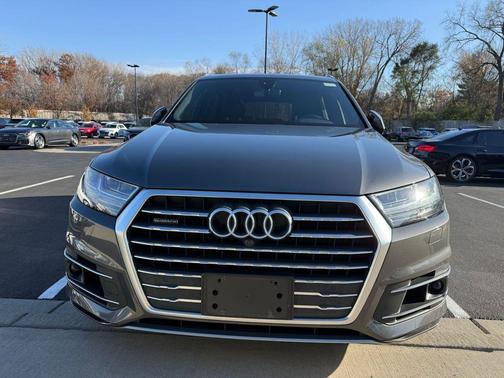 2019 Audi Q7 55 Premium Plus