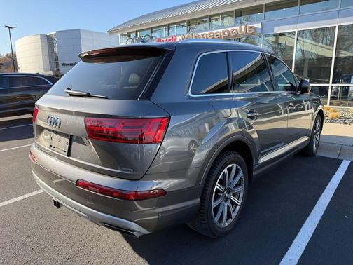 2019 Audi Q7 55 Premium Plus