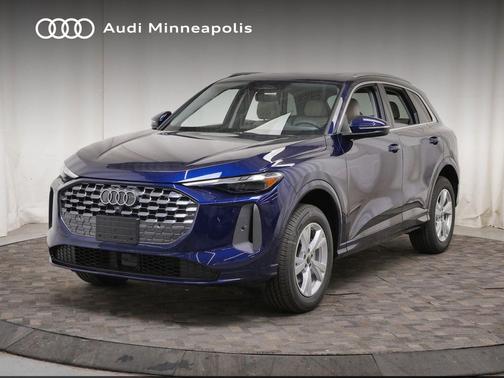 Navarra Blue Metallic 2026 Audi Q5 Premium TFSI quattro S tronic