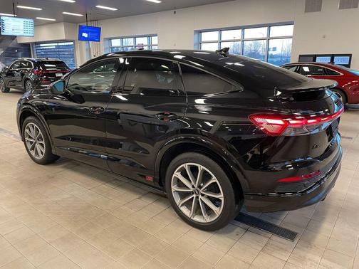 2022 Audi Q4 e-tron Prestige 50 quattro