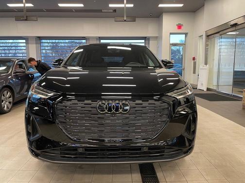 2022 Audi Q4 e-tron Prestige 50 quattro
