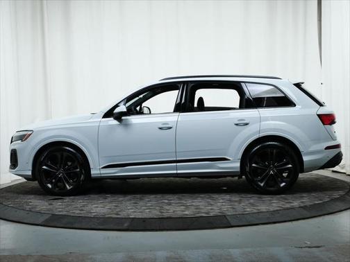 2025 Audi Q7 55 Premium Plus