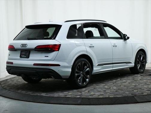 2025 Audi Q7 55 Premium Plus