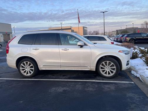 2018 Volvo XC90 T6 Inscription