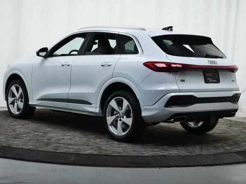 2025 Audi Q5 Premium