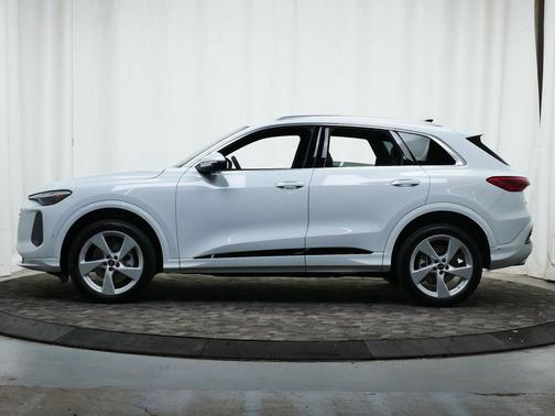 2025 Audi Q5 Premium