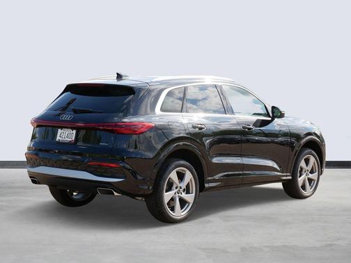 2025 Audi Q5 Premium Plus