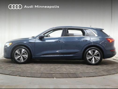 2024 Audi Q8 e-tron Prestige