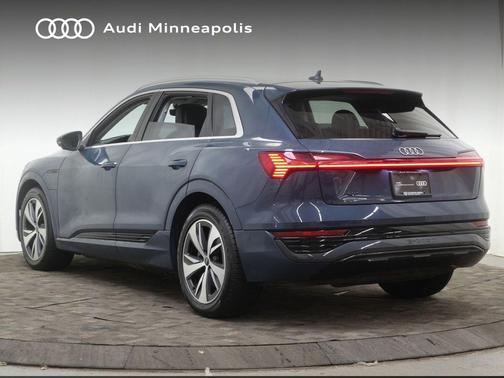 2024 Audi Q8 e-tron Prestige