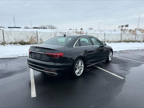 2022 Audi A4 45 S line Premium