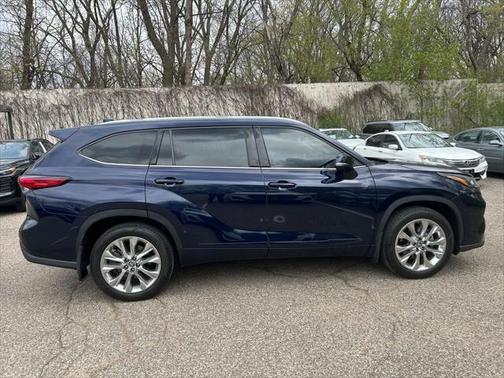 2022 Toyota Highlander Limited