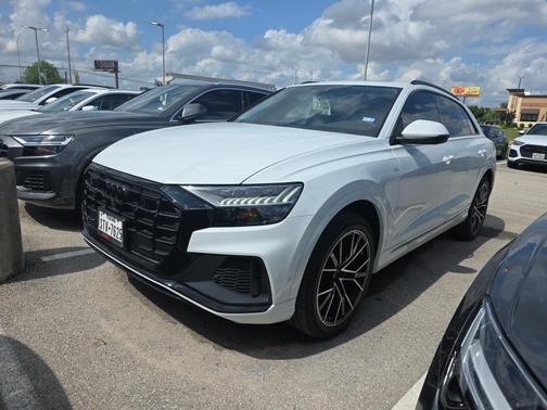 Glacier White Metallic 2023 Audi Q8 55 Premium Plus