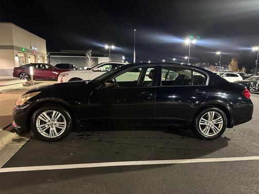 2010 INFINITI G37x Base