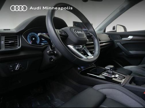 2023 Audi Q5 45 S line Premium Plus