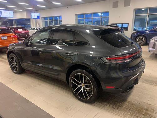 2023 Porsche Macan T