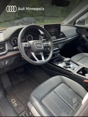 Mythos Black Metallic 2024 Audi Q5 40 Premium Plus