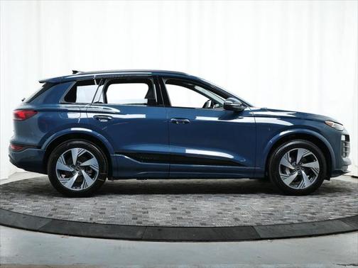2025 Audi Q6 e-tron Premium Plus quattro