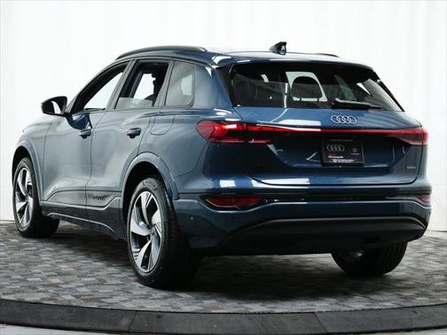 2025 Audi Q6 e-tron Premium Plus quattro