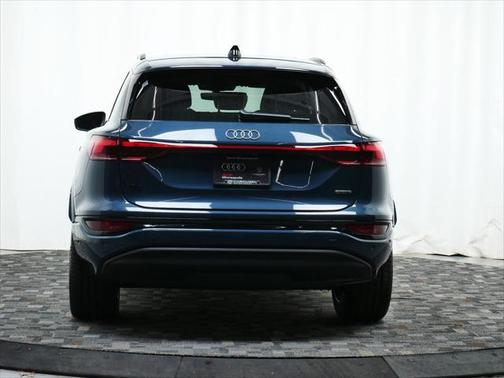2025 Audi Q6 e-tron Premium Plus quattro