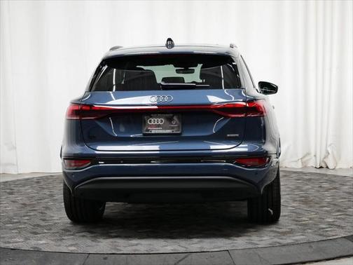 2025 Audi Q6 e-tron Premium Plus quattro