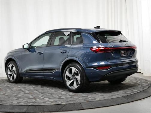 2025 Audi Q6 e-tron Premium Plus quattro