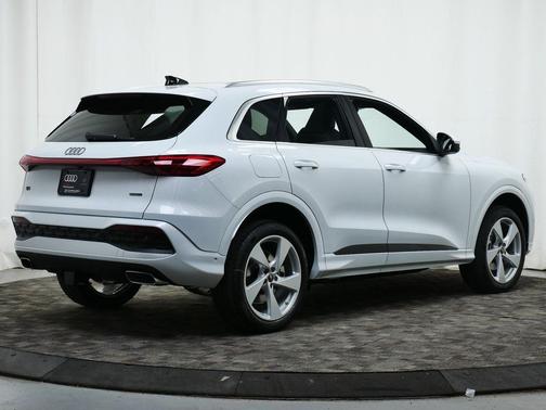 2025 Audi Q5 Premium Plus TFSI quattro S tronic