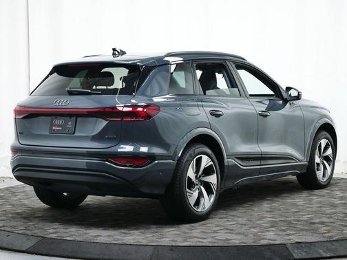 2025 Audi Q6 e-tron Premium Plus quattro