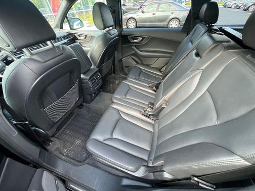 2019 Audi Q7 55 Premium Plus