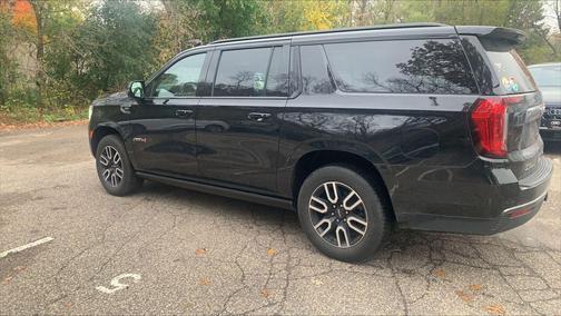 2021 GMC Yukon XL 4WD AT4
