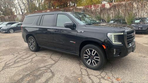 2021 GMC Yukon XL 4WD AT4