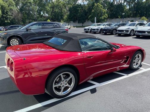 2001 Chevrolet Corvette Base