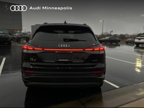 2024 Audi Q4 e-tron Premium Plus 55 quattro