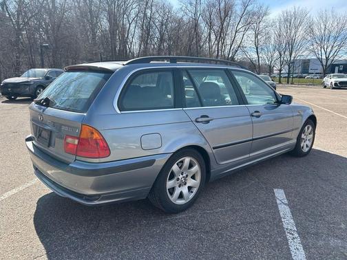 2003 BMW 325 325xi