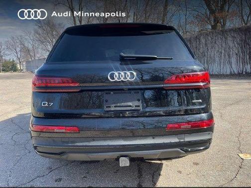 Mythos Black Metallic 2023 Audi Q7 55 Premium Plus