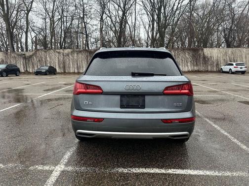 Monsoon Gray Metallic 2018 Audi Q5 2.0T Premium Plus