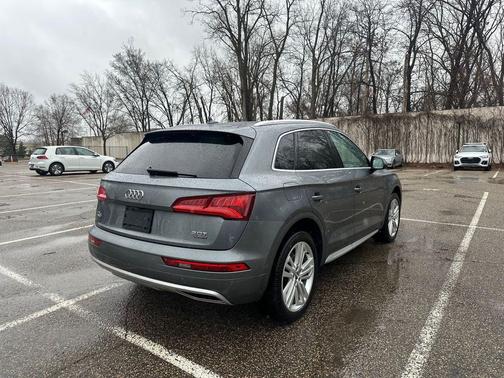 Monsoon Gray Metallic 2018 Audi Q5 2.0T Premium Plus