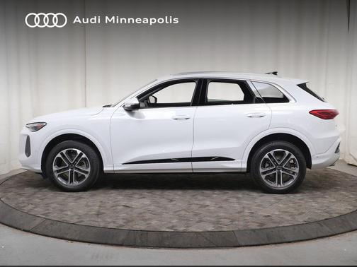 White 2025 Audi Q5 Premium TFSI quattro S tronic