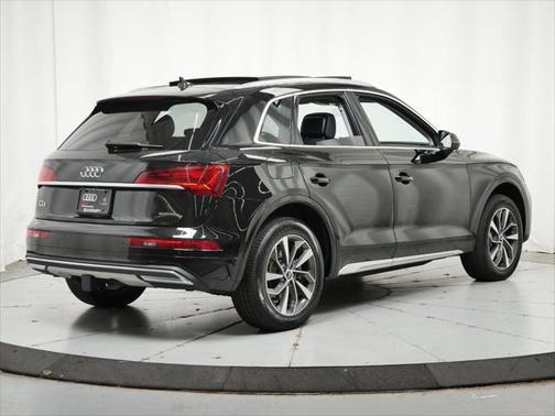 Mythos Black Metallic 2021 Audi Q5 45 Premium Plus