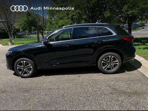 Black Metallic 2025 Audi Q5 Premium TFSI quattro S tronic