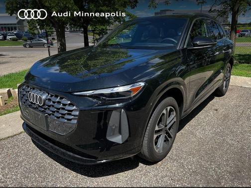 Black Metallic 2025 Audi Q5 Premium TFSI quattro S tronic