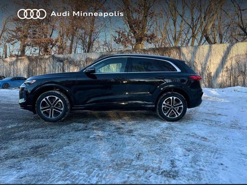 2025 Audi Q5 Premium TFSI quattro S tronic