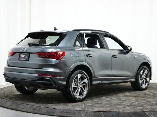 2025 Audi Q3 Premium 45 TFSI S line quattro Tiptronic